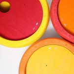 GRIMM'S & STAPELSTEIN 2025 – KOTÚČE A GUĽÔČKY, TEPLÉ KLASICKÉ FARBY