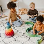 GRIMM'S ÓRIÁS GEOMETRIAI TORONYÉPÍTŐ