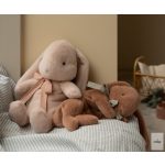 MAILEG ALVÓ PLÜSS NYÚL, BARNA 