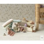 MAILEG NAGY TESTVÉR EGÉRLÁNY GYUFÁSDOBOZBAN, MÁGNESES MANCSOKKAL, VILÁGOSBARNA  