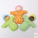 GRIMM'S RUGALMAS JÁTÉKBABA, MIA