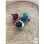 MADER PÖRGETTYŰ,  KONFETTI