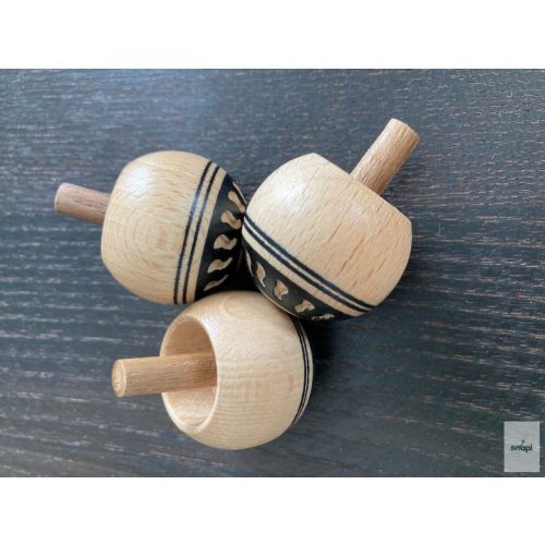 MADER PÖRGETTYŰ,  ORIENT